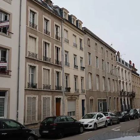 La Cour Victoria - Vosges Place & St Dizier St -27m2 *