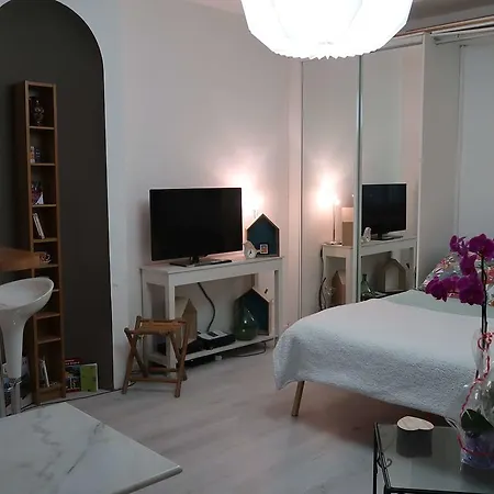 La Cour Victoria - Vosges Place & St Dizier St -27m2 *
