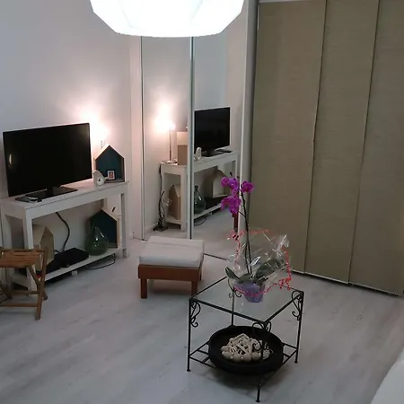 La Cour Victoria - Vosges Place & St Dizier St -27m2 Apartment *